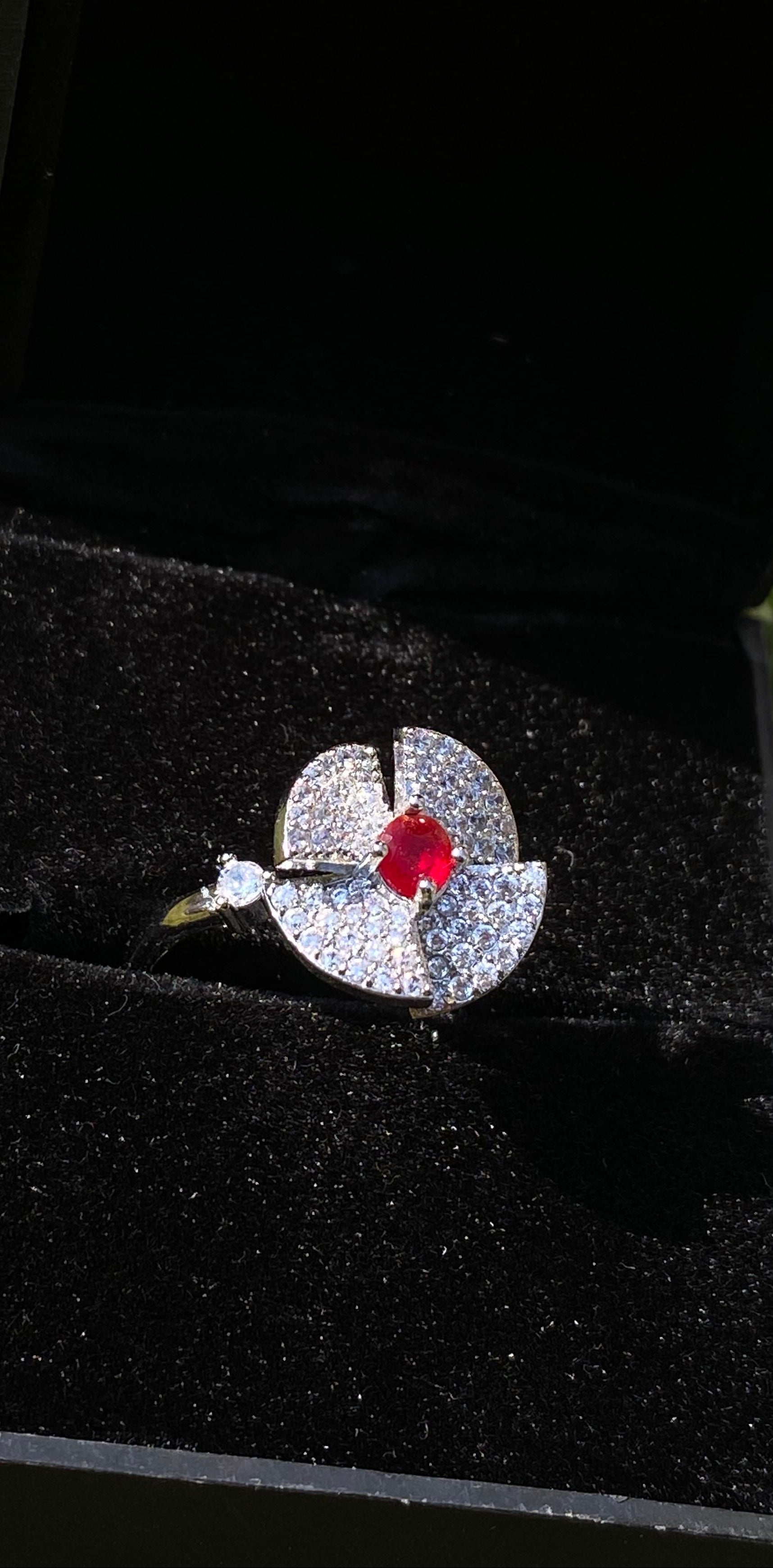 Rotating Flower Ring (Sliver & Red)